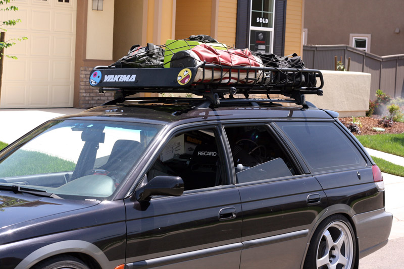Complete Yakima roof rack for Subaru Legacy Locking  EZ Rider for flush rails